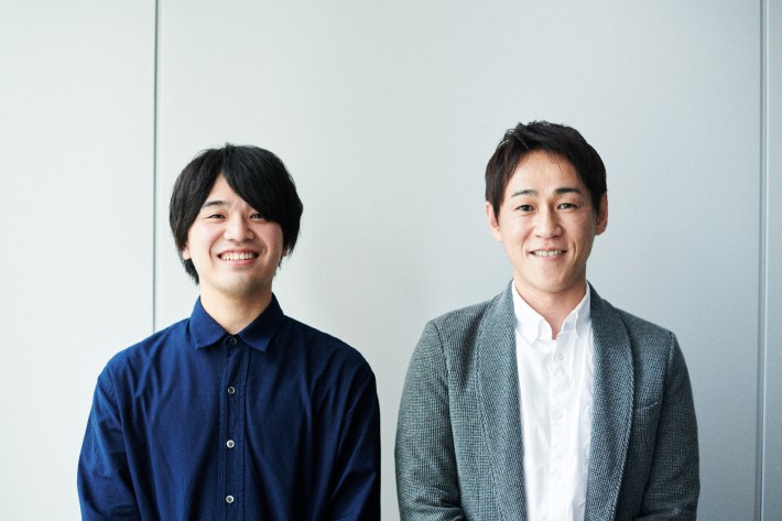 「スマホなしには仕事も恋もできない」ライターの早川大輝（左）と、ソフトバンクで5Gの商用サービス化を牽引する船吉秀人さん（右）。