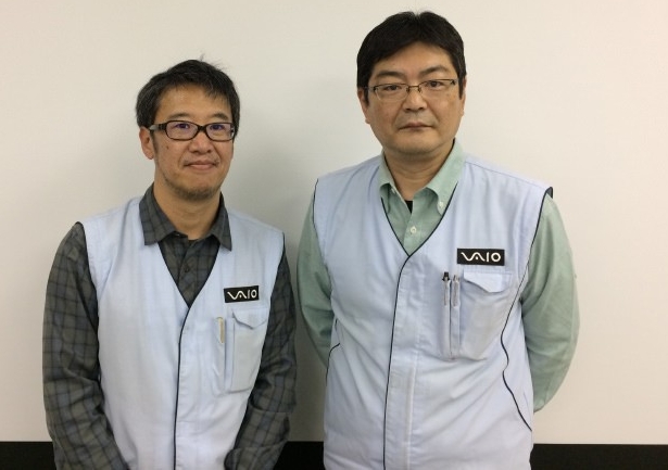 VAIO製品の修理やカスタマーサポートを担当されている上田さん（左）、宮崎さん（右）