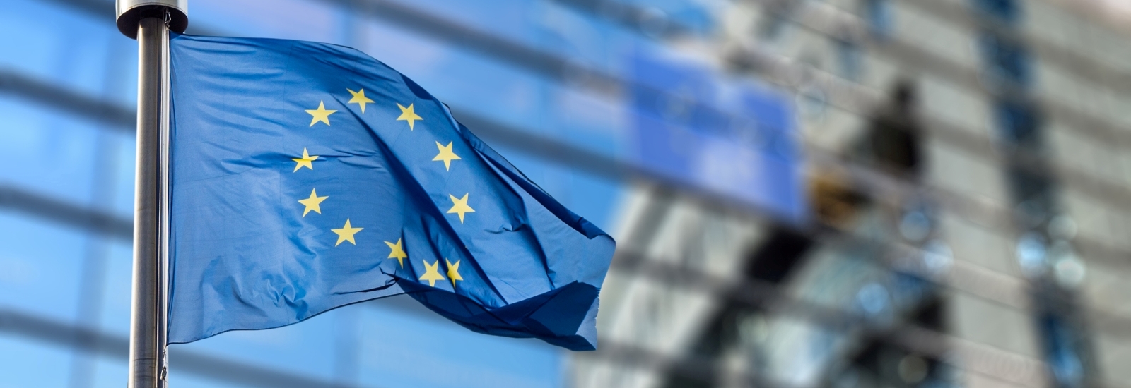 EU、AI規制法案を採択。生体認証に関する制限や「AI製」表示の義務など