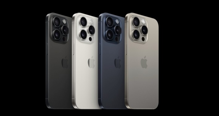 iPhoneのカメラの進化は、スマートフォン業界全体の技術革新を象徴するもの