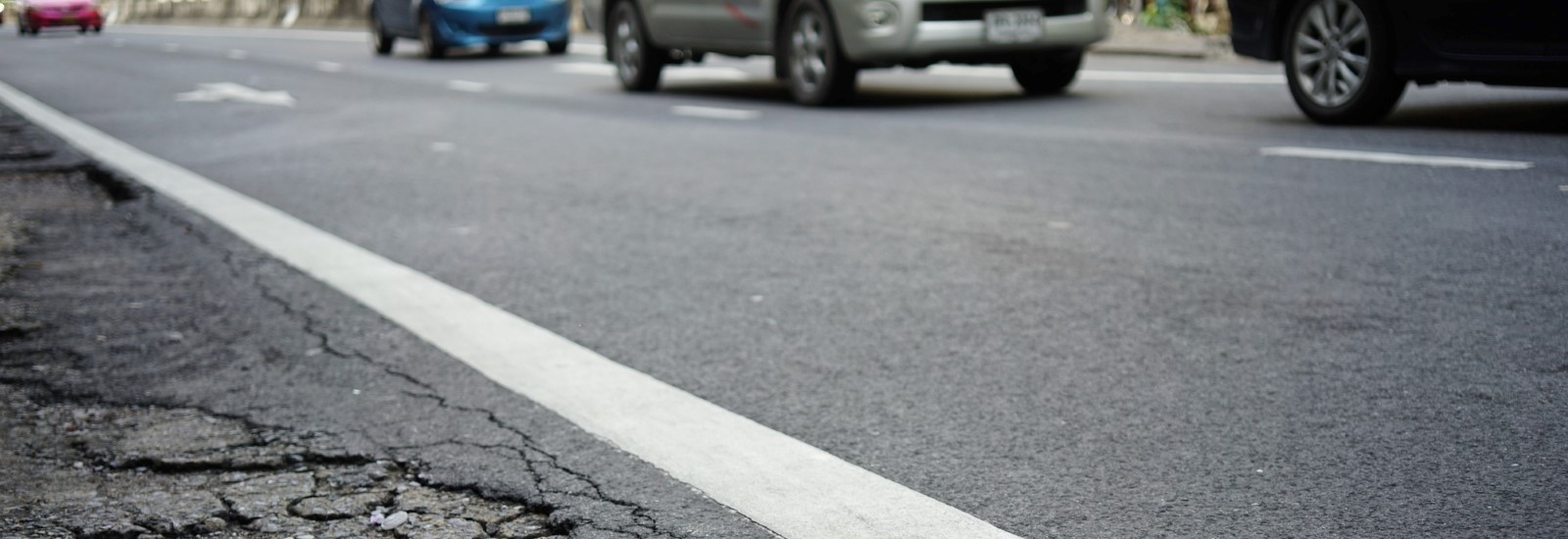 NTT東日本が光ファイバー活用の地下空洞検知の実証実験で、相次ぐ道路陥没の対策に乗り出す